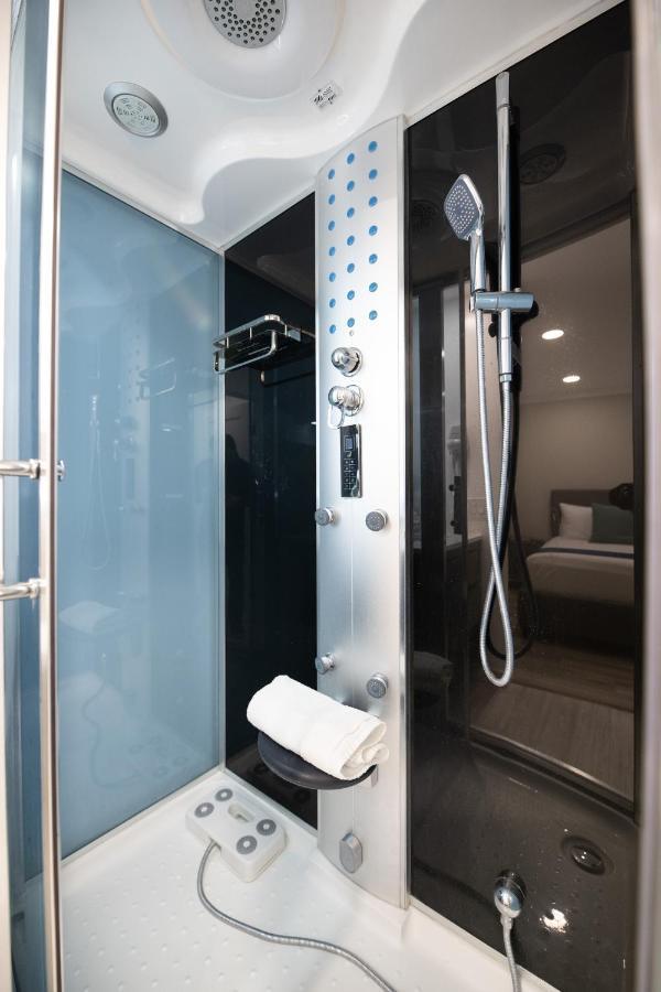 Omeo Suites Alhambra Luaran gambar